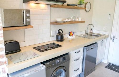 Parys Apartment | Pont de Val Riverside accommodation