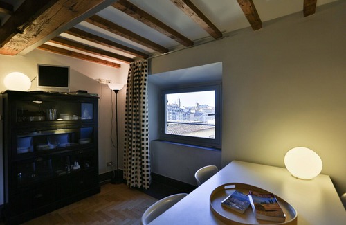 San Giovanni Apartment | PONTE VECCHIO [1]: elegant suite with a spectacular view