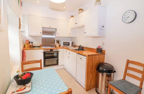 Middleham Cottage | PONY CUBE COTTAGE, pet friendly, with open fire in Middleham