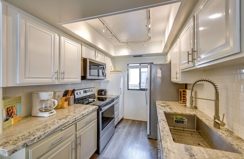 Sunrise Vista Chino Condo | Pool Access: Pet-Friendly Palm Springs Condo