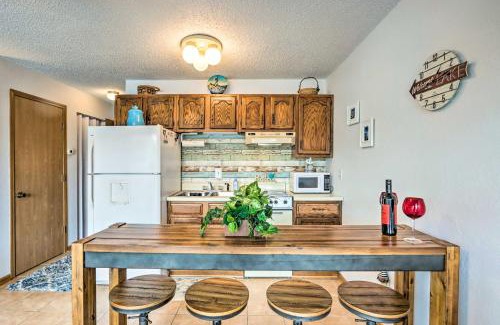 Osage Beach Apartment | Pool and Boat Slip Available Osage Beach Condo!