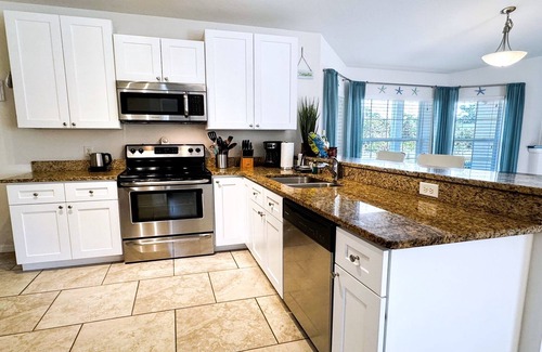 South Venice Villa | Pool & Beach – Pefect Getaway for Families - Enjoy Shark Teeth Hunting - WiFi