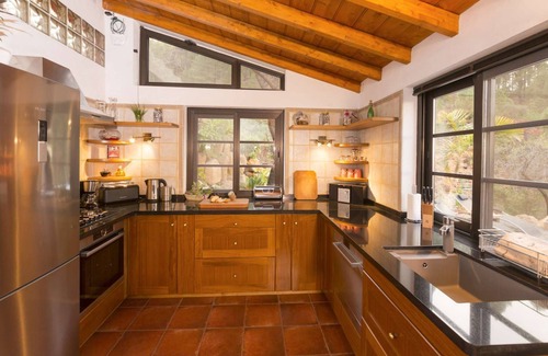 Garafia House | Pool Finca La Placita ♥ Tranquillity & secluded location above the clouds, fireplace & whirlpool bathtub