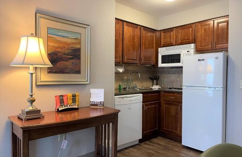 Oconomowoc Apartment | Pool. Gym. Near Aurora Medical Center!