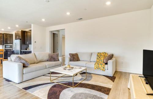 Tracy House | Pool Paradise Spacious Tracy Home with Yard!