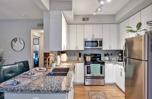 Durham Apartment | Pool View, Chic and Comfy, Pet Friendly, 2 Bed, 2 Bath with fold away crib.