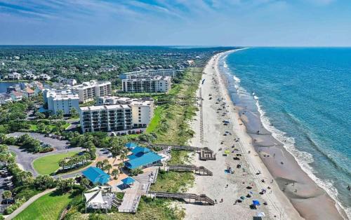 Pawleys Island Villa | Pool View in Pawleys Island