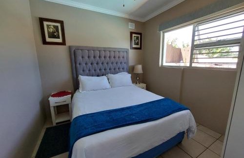 Umtentweni House | Poolside Guest House
