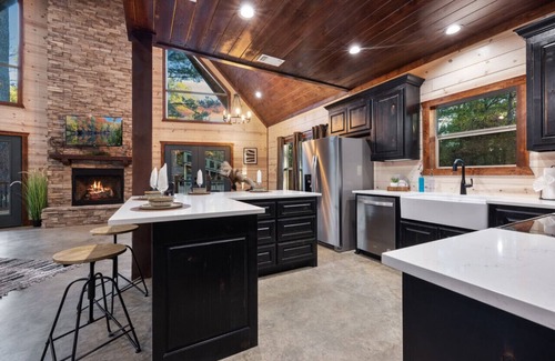 Pickens Cabin | Poolside Par-Tee · Putt & Swim: Mini Golf, Heated Pool & Shuffleboard