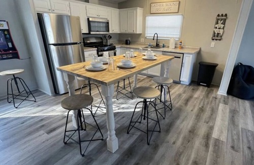 Norwalk House | Pop A Shot Game/Cedar Pt/Kalahari/Summit Race/Sports park