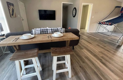 Norwalk House | Pop A Shot Game/Cedar Pt/Kalahari/Summit Race/Sports park