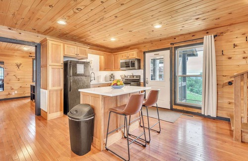 Bryant Cabin | Pop & Granny's cabin with a fire pit, hot tub, & indoor pool!