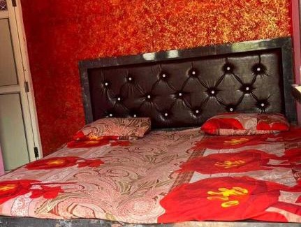 Meerut Hotel | POP Om Satguru Vaishno Hotel