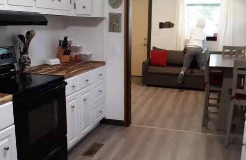 Ochlocknee House | Pope's Museum Private Guest House on Historic Grounds. Pet-Friendly