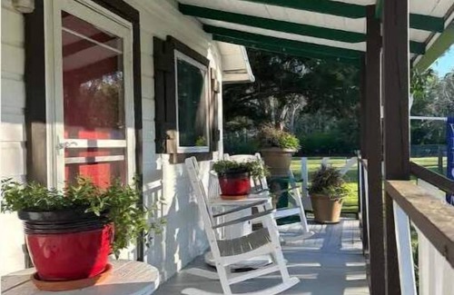 Ochlocknee House | Pope's Museum Private Guest House on Historic Grounds. Pet-Friendly