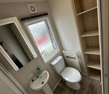 Porthcawl Resort | Poplars 33, 3 Bedroom Luxury Caravan Trecco Bay Porthcawl