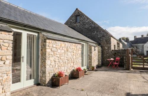 Cowbridge House | Poppy Cottage
