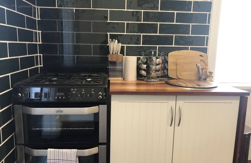 Angaston House | Poppy’s Place, a beautiful family & pet friendly1920’s bungalow.