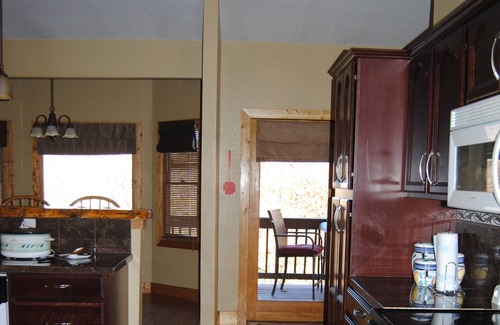 Blairsville Cabin | Popular South-side - Mountain View- Paved to front doornFIBER OPTIC 06/01/25