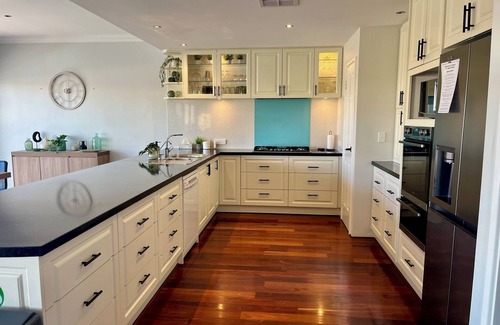 Wannanup House | Port Bouvard Escape – large canal home with private jetty