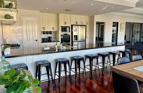 Wannanup House | Port Bouvard Escape – large canal home with private jetty