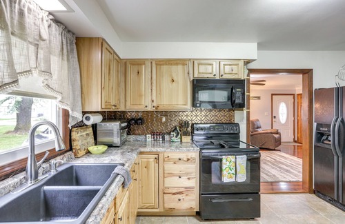 Lacarne House | Port Clinton Home: Hot Tub, Steps to Portage River