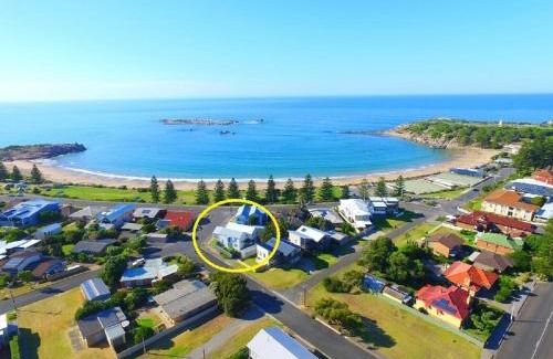 Port Elliot House | Port Elliot Beachcomber on Horseshoe Bay linen included spotless