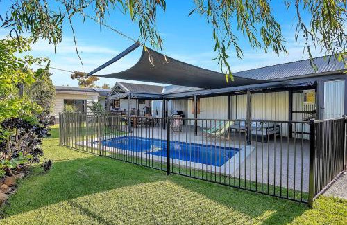 Port Willunga House | Port Parade - Poolside BBQs and Modern Beach Living