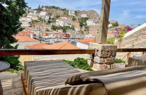 Hydra Resort | PortaDelMare deluxe suites