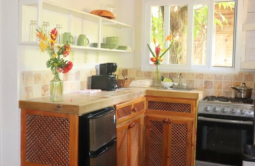 Half Moon Bay Hotel | Posada Arco Iris