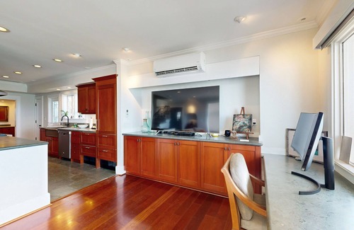 Diamond Head - Kapahulu - St. Louis House | Posh, beachfront gingerbread home with 3 lanais- walk to parks, dining, tennis