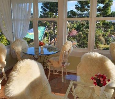 Colinas Capivari Hotel | Pousada Chateau Colinas