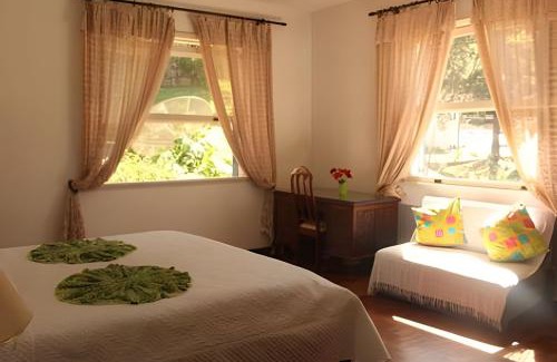 Moura Brasil Apartment | Pousada Sítio São Luiz - Café da Manhã Piscina - Petrópolis