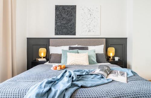 Petrska ctvrt Apartment | Prague Days - Glamorous Apt w Balcony near Vltava River