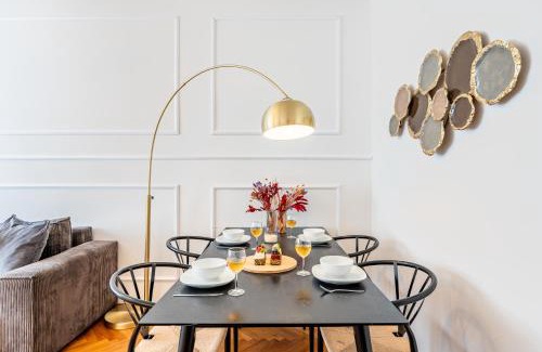 Petrska ctvrt Apartment | Prague Days - Glamorous Apt w Balcony near Vltava River