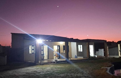 Beberibe Apartment | Praia Tabuba do Morro Branco, Suíte Para até 04 Pessoas, Aceitamos Pet's