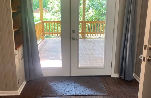 Columbus House | Precious Ranch, newly renovated and spacious yard!