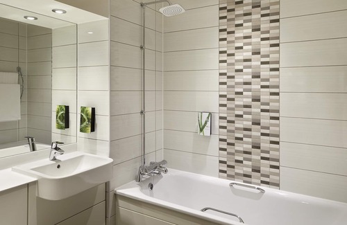 Peterborough Hotel | Premier Inn Peterborough - Ferry Meadows