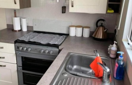 Clacton-on-Sea Cabin | Premium 2 bed Caravan Sleeps 6 With Huge Decking