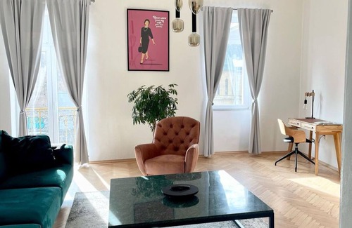 Old Town Apartment | Premium Living Sarajevo Downtown 1000sq/ft-93m2