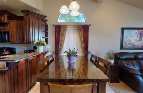 Castro Valley House | Premium Luxury 2 BR Villa - Kitchen, Free WiFi