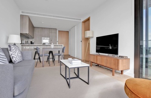 Shoreditch Apartment | Premium Shoreditch 1BR w/Pool, Gym & Concierge, nr Tube, by Blueground