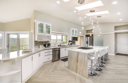 Lynx Mountain View Estates House | Prescott Gem: Hot Tub & Mtn Views, 7 Mi to Dtwn