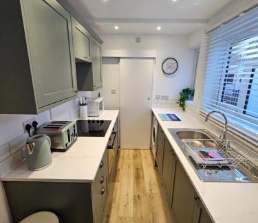 Canterbury House | Pretty City Centre Cottage