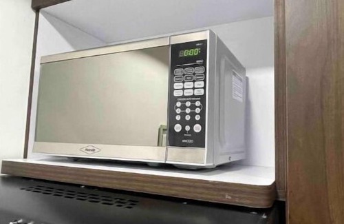 Cali Condo | Pretty & Modern Private Studio 202