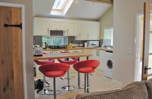 Goathland Cottage | Pretty two storey holiday cottage right beside the village stream.