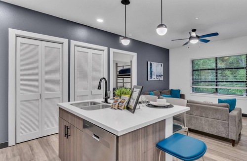 Zephyrhills West Apartment | Prime 2 BDR Condo Steps from Padel, Pickleball and Tennis Center plus nearby Golf Course