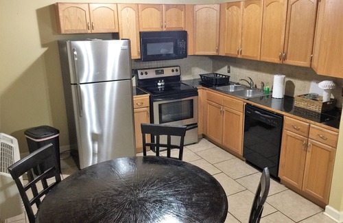 Beauregard Town Historic District Condo | Prime Downtown Spot 1 Block to Mississippi River Walk, 5 min to LSU