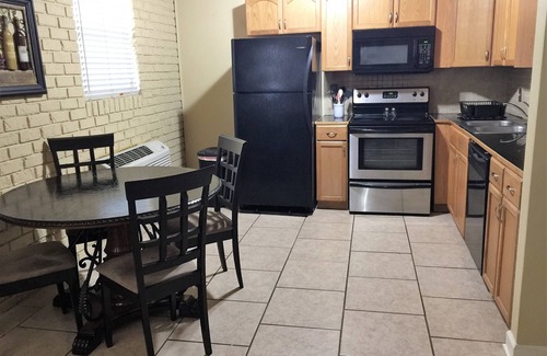 Beauregard Town Historic District Condo | Prime Downtown Spot 1 Block to Mississippi River Walk, 5 min to LSU