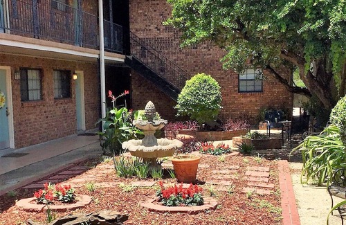 Beauregard Town Historic District Condo | Prime Downtown Spot 1 Block to Mississippi River Walk, 5 min to LSU